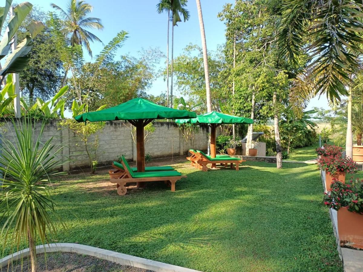 Avalon Village Resort Induruwa Exteriör bild