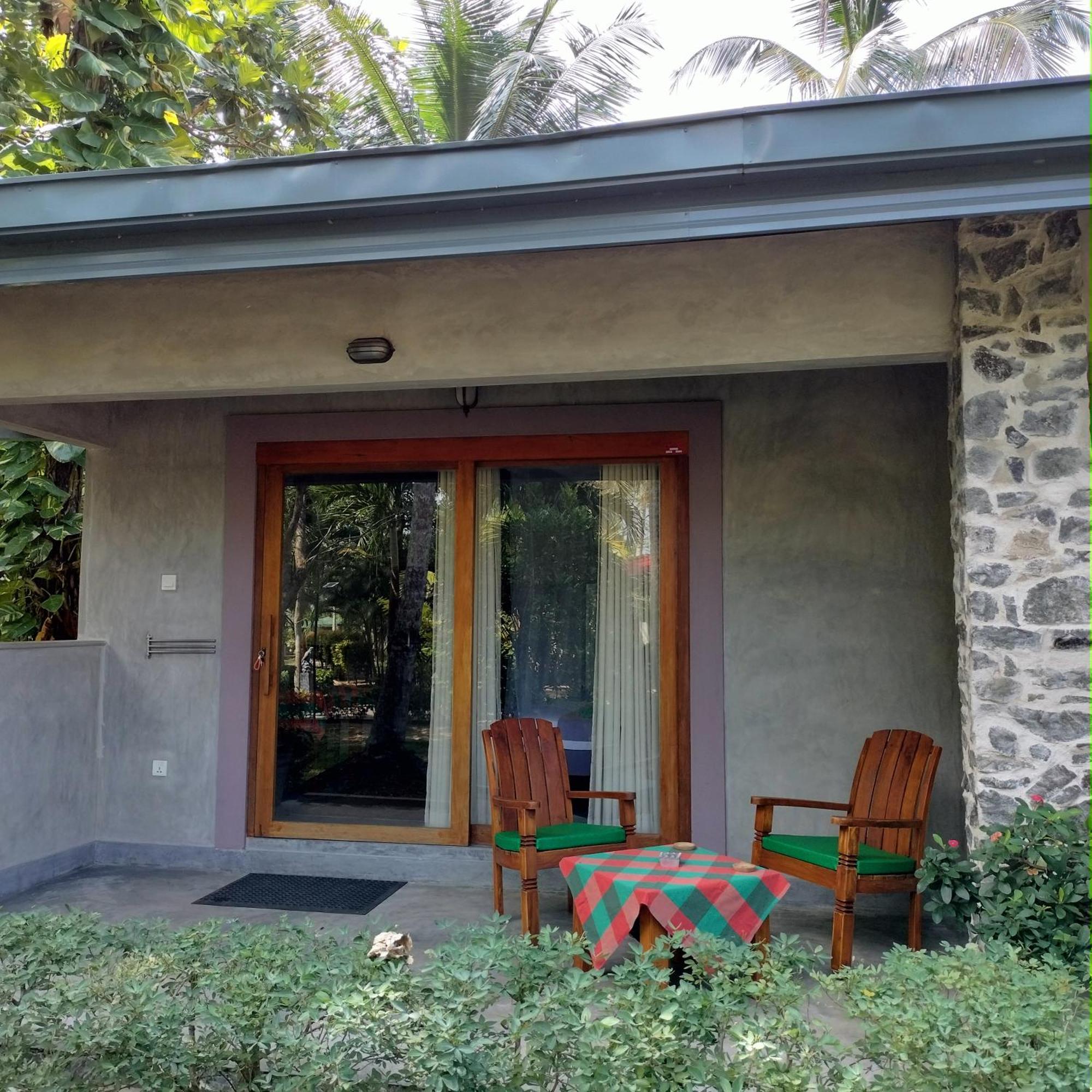 Avalon Village Resort Induruwa Exteriör bild