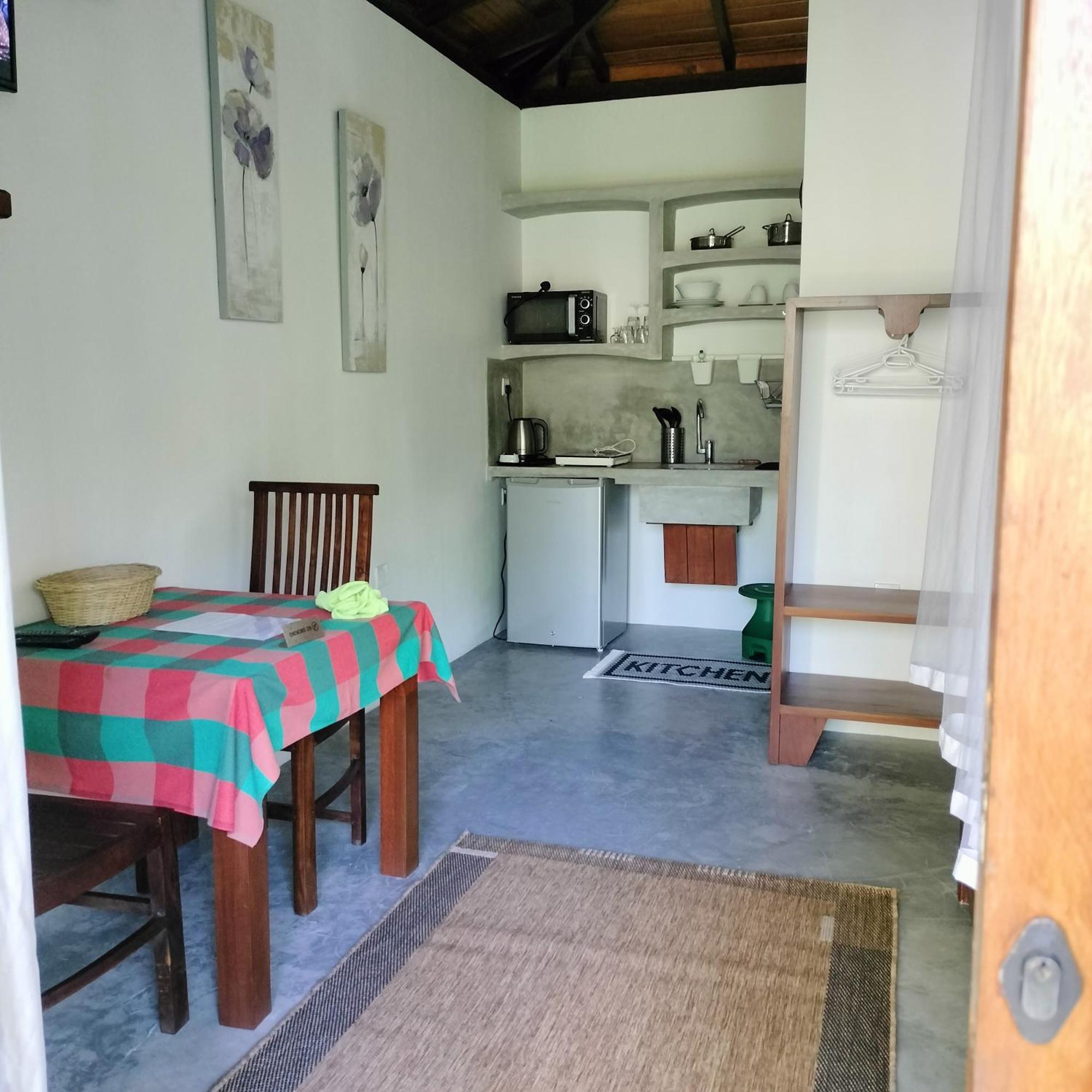 Avalon Village Resort Induruwa Exteriör bild