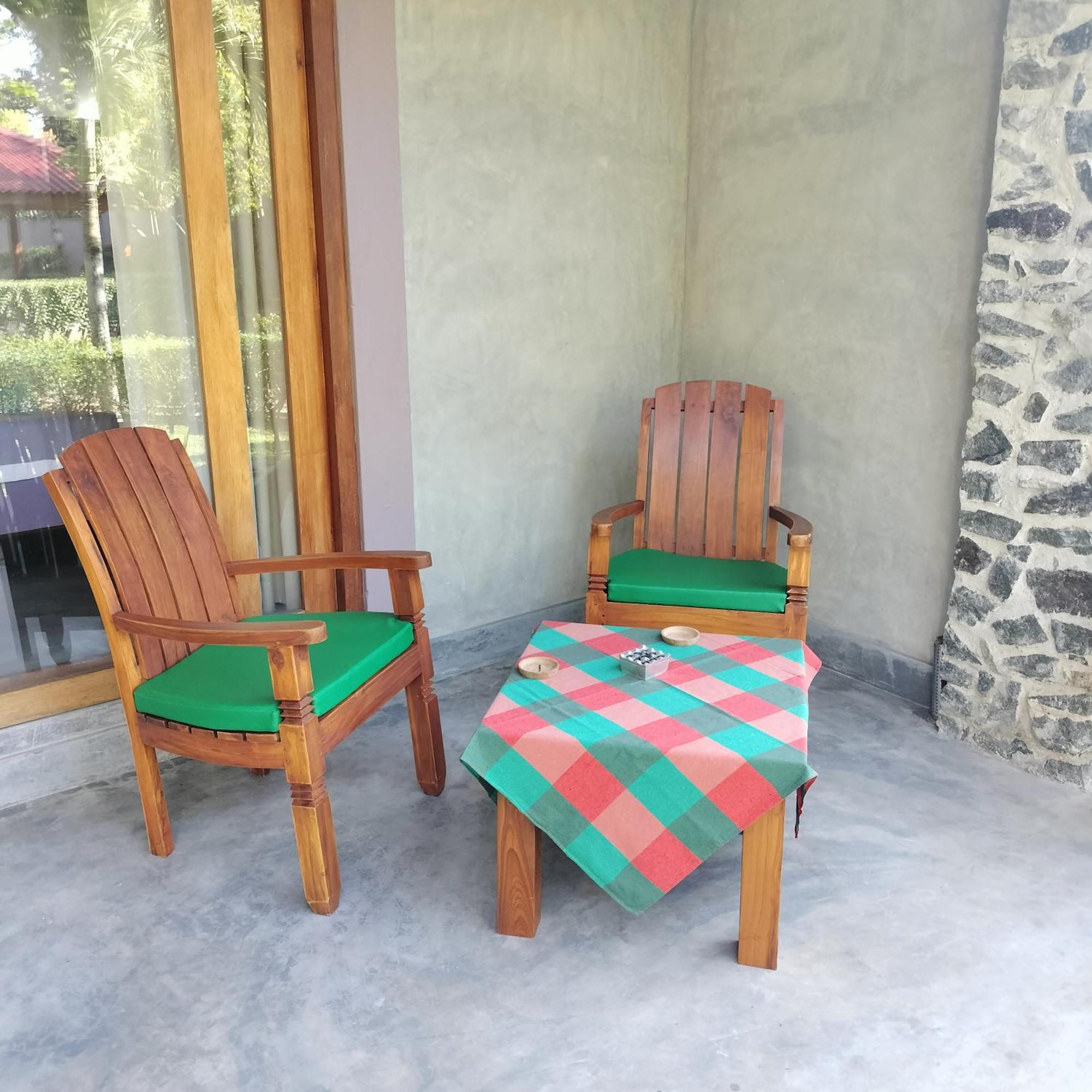 Avalon Village Resort Induruwa Exteriör bild