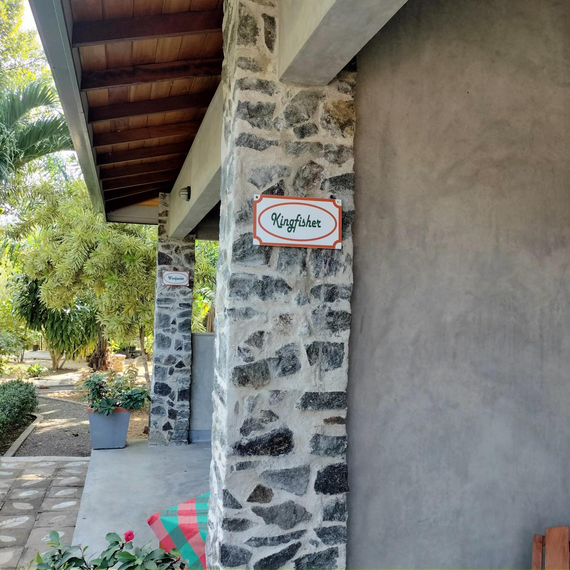 Avalon Village Resort Induruwa Exteriör bild
