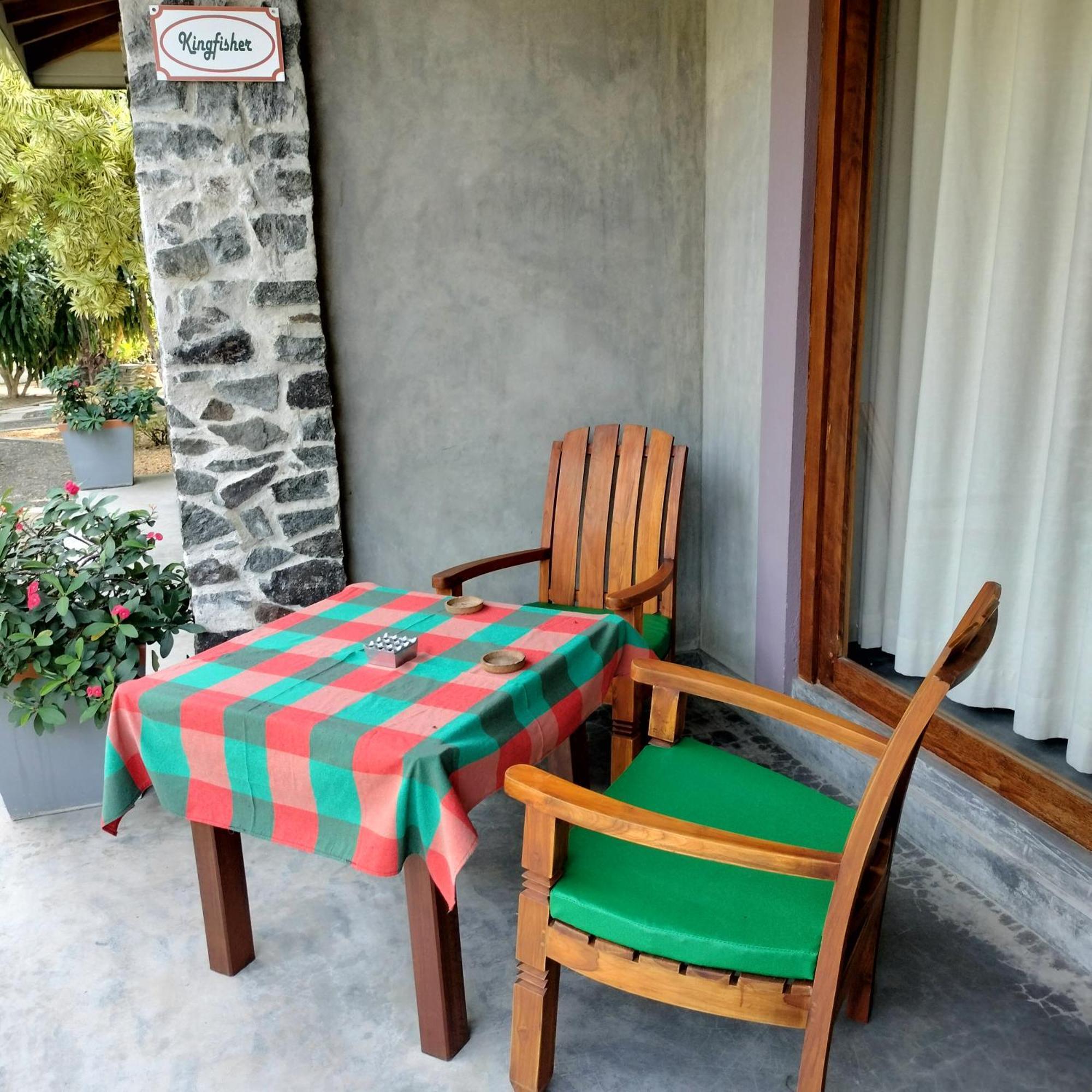 Avalon Village Resort Induruwa Exteriör bild