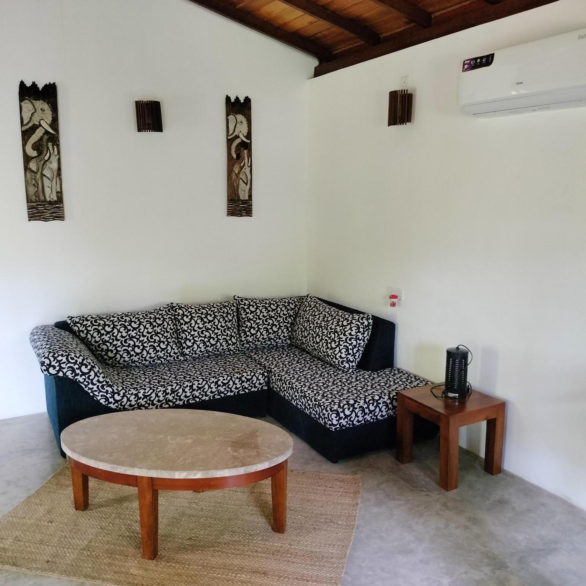 Avalon Village Resort Induruwa Exteriör bild
