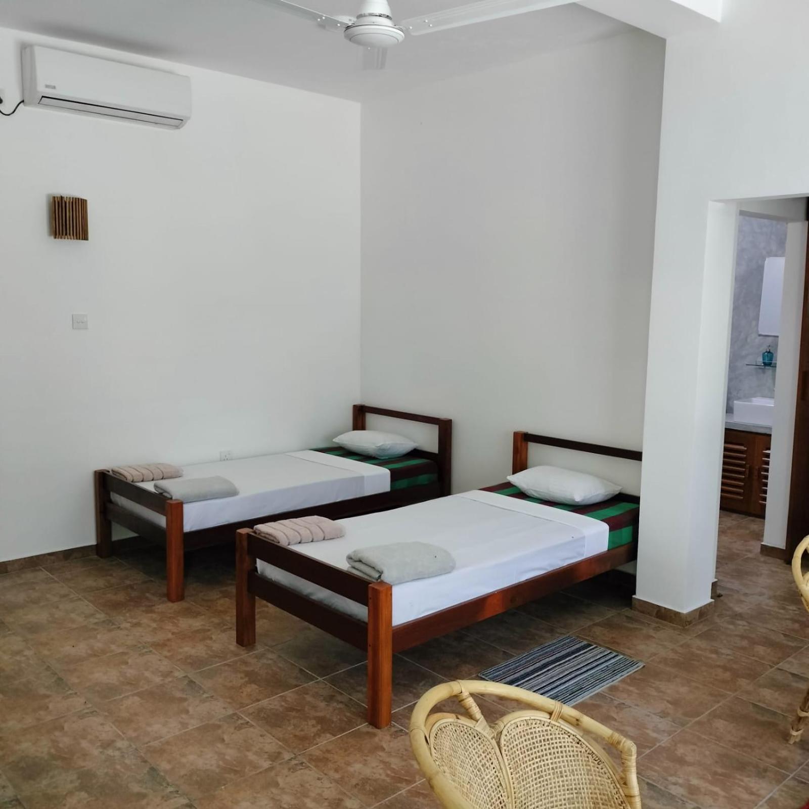 Avalon Village Resort Induruwa Exteriör bild